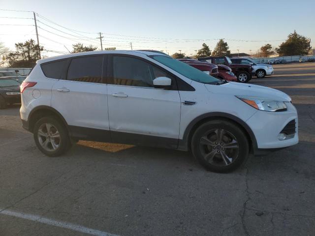 1FMCU0GX0EUE09888 - 2014 FORD ESCAPE SE WHITE photo 4