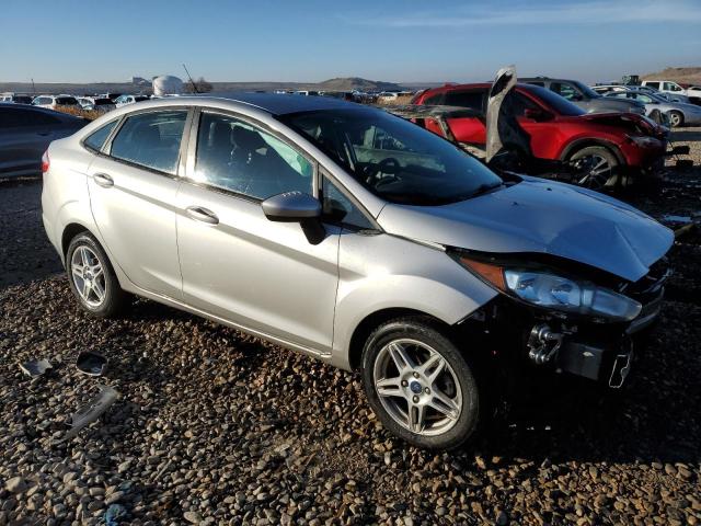 3FADP4BJ6HM143527 - 2017 FORD FIESTA SE SILVER photo 4