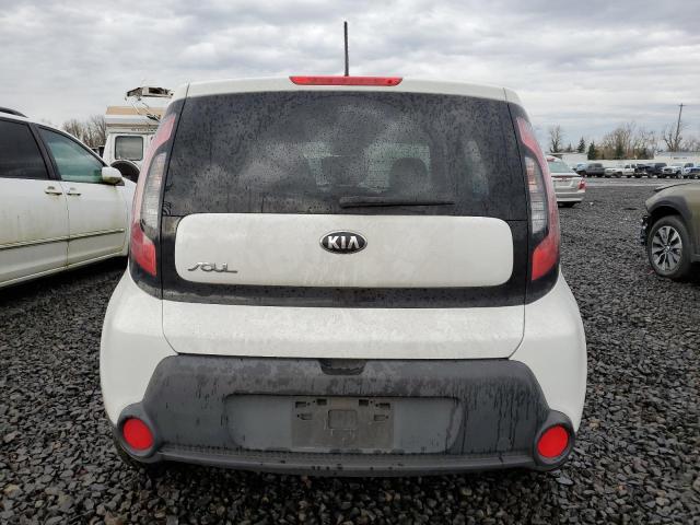 KNDJN2A22G7393423 - 2016 KIA SOUL WHITE photo 6