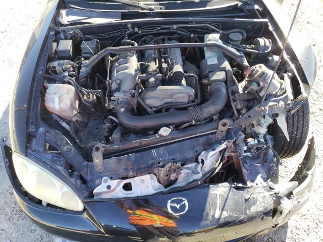 JM1NB353740400924 - 2004 MAZDA MX-5 MIATA BASE BLACK photo 11
