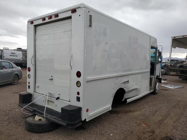 4UZA4FF45YCF78397 - 2000 FREIGHTLINER CHASSIS M LINE WALK-IN VAN WHITE photo 3