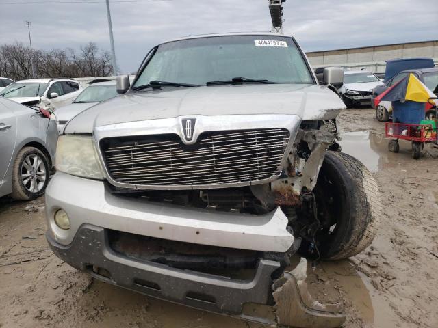 5LMFU27R54LJ35504 - 2004 LINCOLN NAVIGATOR 银色 照片 5