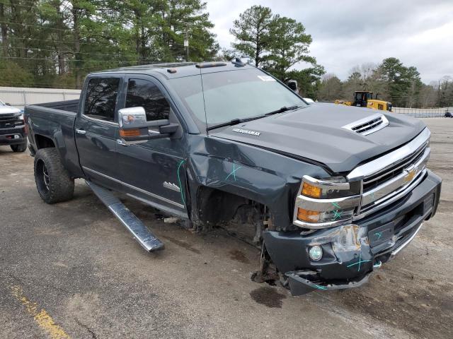 1GC1KXEY8JF137062 - 2018 CHEVROLET SILVERADO K2500 HIGH COUNTRY BLUE photo 4