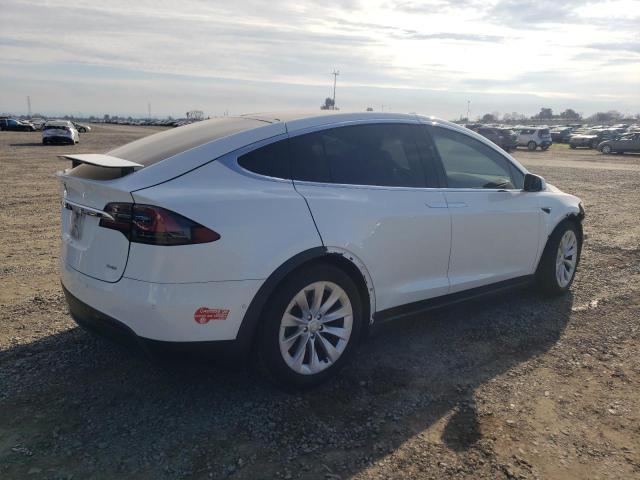 5YJXCDE22JF115516 - 2018 TESLA MODEL X WHITE photo 3