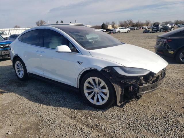 5YJXCDE22JF115516 - 2018 TESLA MODEL X WHITE photo 4