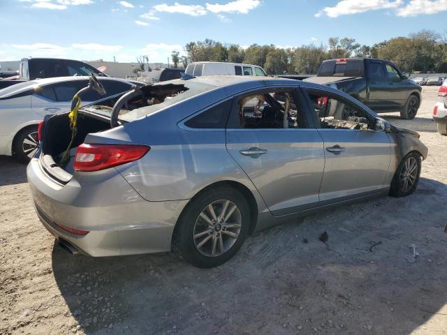 5NPE24AF5HH559309 - 2017 HYUNDAI SONATA SE SILVER photo 3