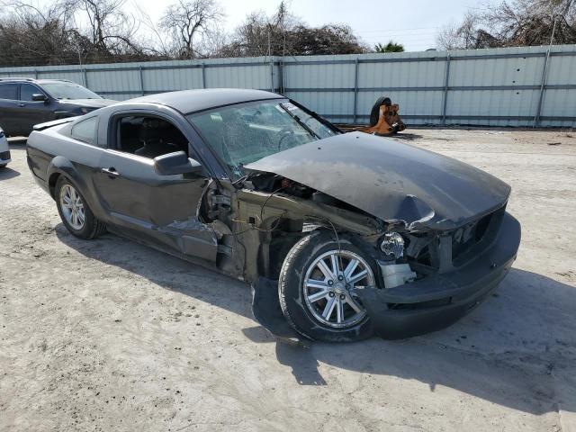 1ZVFT80N575339391 - 2007 FORD MUSTANG GRAY photo 4