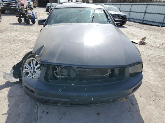 1ZVFT80N575339391 - 2007 FORD MUSTANG GRAY photo 5