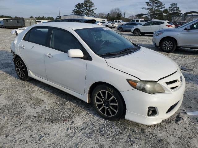 5YFBU4EE4DP076373 - 2013 TOYOTA COROLLA BASE WHITE photo 4