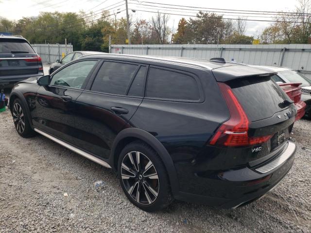 YV4102WKXL1031034 - 2020 VOLVO V60 CROSS T5 MOMENTUM BLACK photo 2