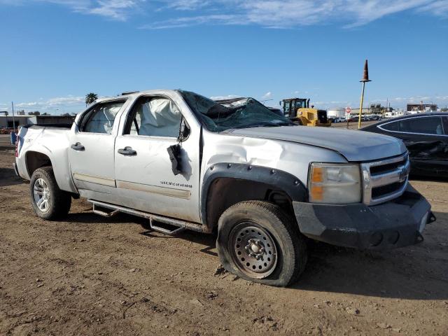 3GCPKREA1BG385887 - 2011 CHEVROLET 1500 SILVE K1500 LS SILVER photo 4