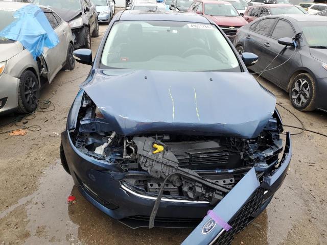 1FADP3H2XJL211040 - 2018 FORD FOCUS SEL BLUE photo 5