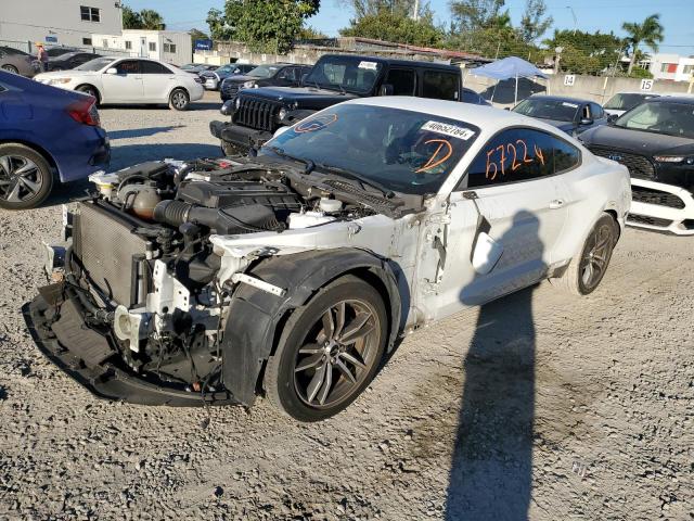 1FA6P8TH8F5435551 - 2015 FORD MUSTANG WHITE photo 1