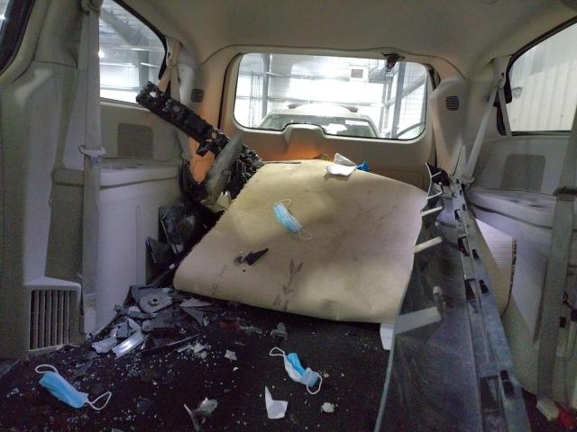 2C4RC1BG8DR526970 - 2013 CHRYSLER TOWN & COU TOURING შავი ფოტო 10