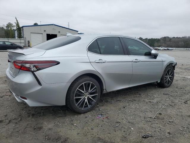 4T1G11AKXMU532061 - 2021 TOYOTA CAMRY SE SILVER photo 3