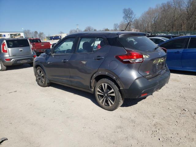 3N1CP5CUXJL512909 - 2018 NISSAN KICKS S GRAY photo 2