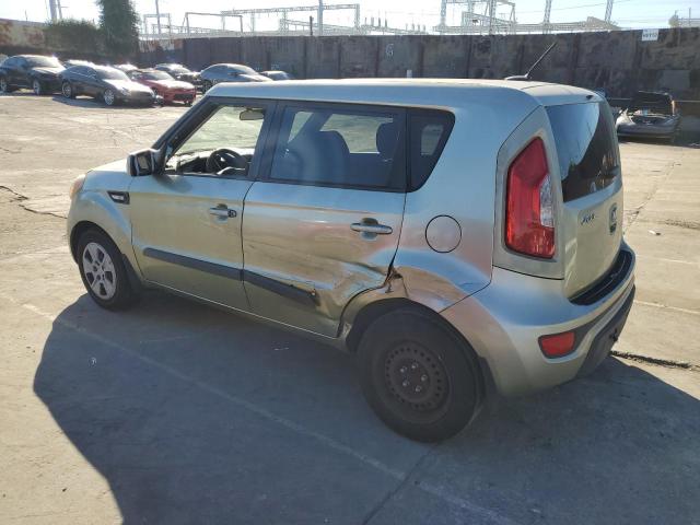 KNDJT2A57D7613246 - 2013 KIA SOUL GREEN photo 2