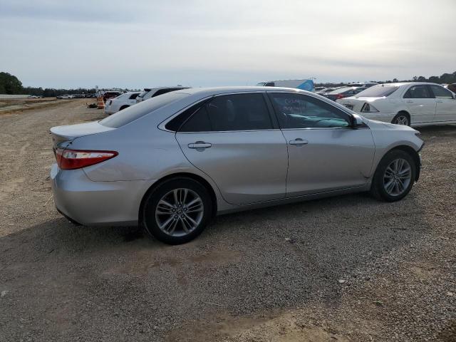 4T1BF1FK6GU612417 - 2016 TOYOTA CAMRY LE SILVER photo 3