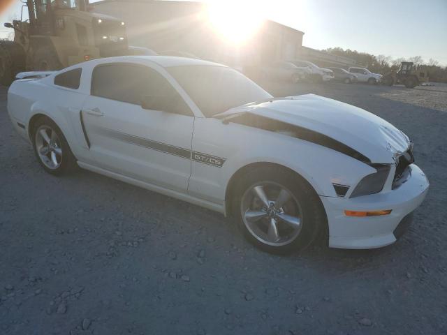 1ZVHT82H575216190 - 2007 FORD MUSTANG GT WHITE photo 4