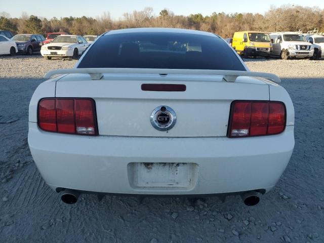 1ZVHT82H575216190 - 2007 FORD MUSTANG GT WHITE photo 6