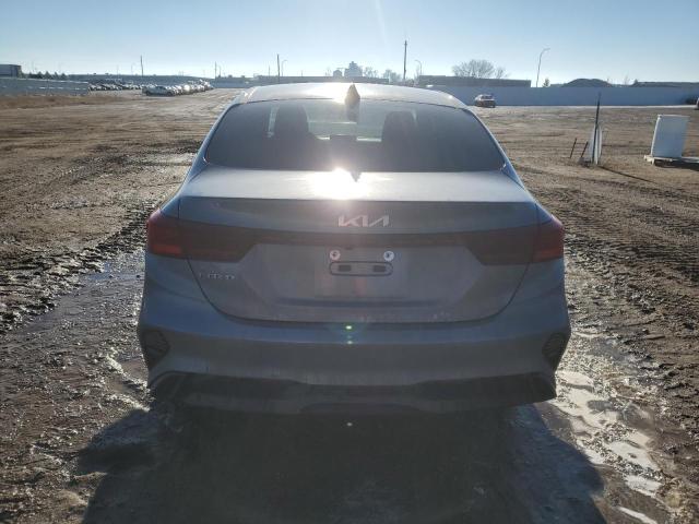 3KPF24AD7NE491369 - 2022 KIA FORTE FE GRAY photo 6