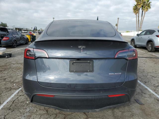 7SAYGDEF3NF517193 - 2022 TESLA MODEL Y GRAY photo 6