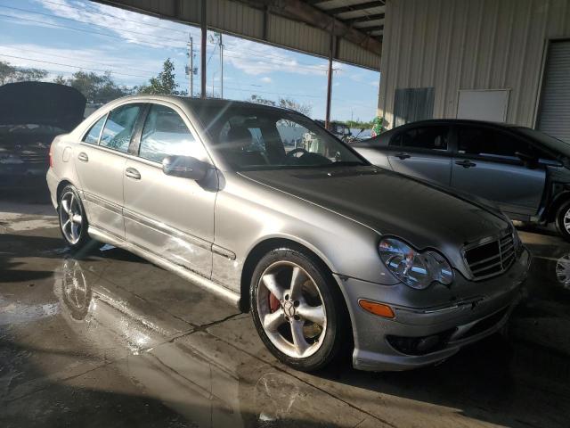 WDBRF40J35F605526 - 2005 MERCEDES-BENZ C 230K SPORT SEDAN SILVER photo 4