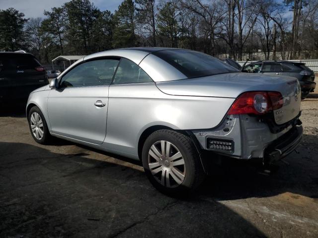 WVWFA71F58V009455 - 2008 VOLKSWAGEN EOS LUX SILVER photo 2