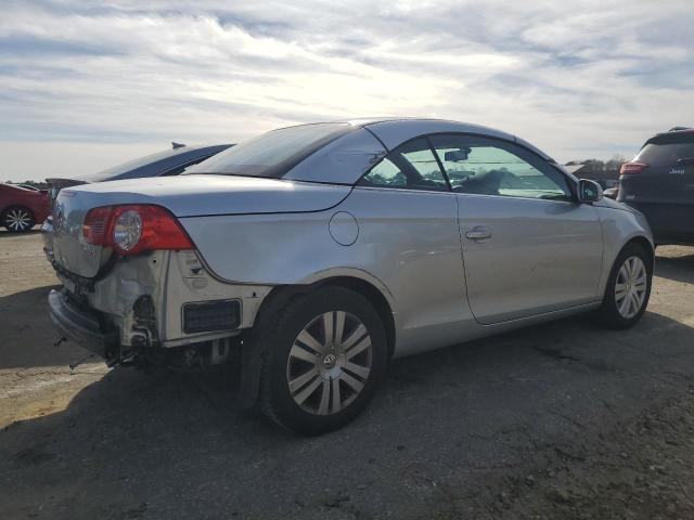 WVWFA71F58V009455 - 2008 VOLKSWAGEN EOS LUX SILVER photo 3