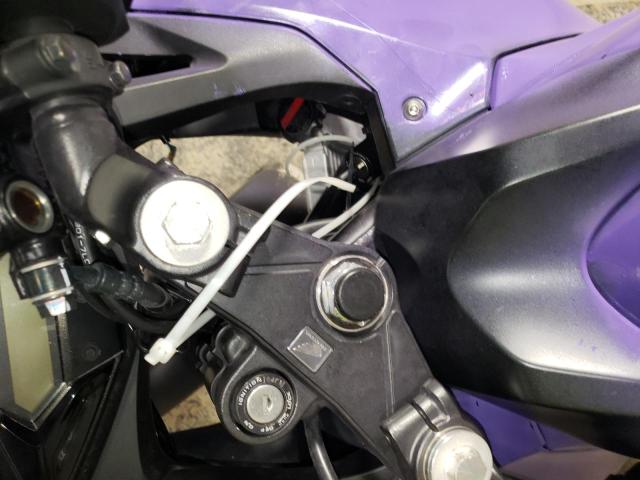 MLHNC5104J5400038 - 2018 HONDA CBR300 R PURPLE photo 9