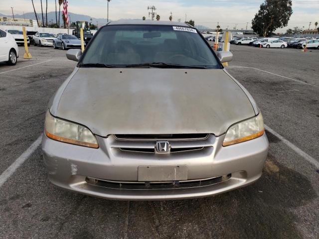 1HGCG1642WA068670 - 1998 HONDA ACCORD LX TAN photo 5