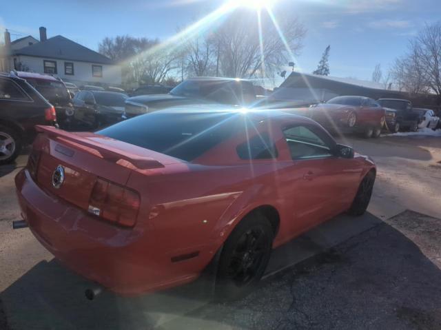 1ZVHT82H855228797 - 2005 FORD MUSTANG GT RED photo 4