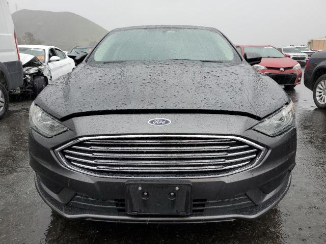 3FA6P0H7XHR222098 - 2017 FORD FUSION SE GRAY photo 5