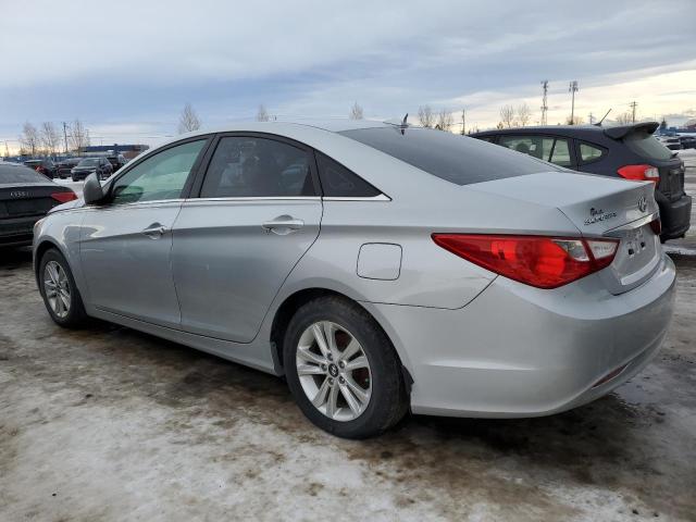 5NPEB4AC7DH514646 - 2013 HYUNDAI SONATA GLS SILVER photo 2