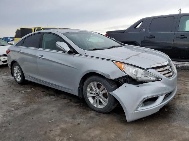 5NPEB4AC7DH514646 - 2013 HYUNDAI SONATA GLS SILVER photo 4