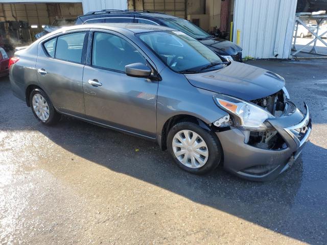 3N1CN7AP3HL902954 - 2017 NISSAN VERSA S GRAY photo 4