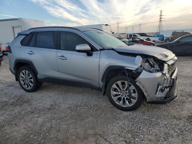 2T3Y1RFV8KW025444 - 2019 TOYOTA RAV4 LIMITED SILVER photo 4