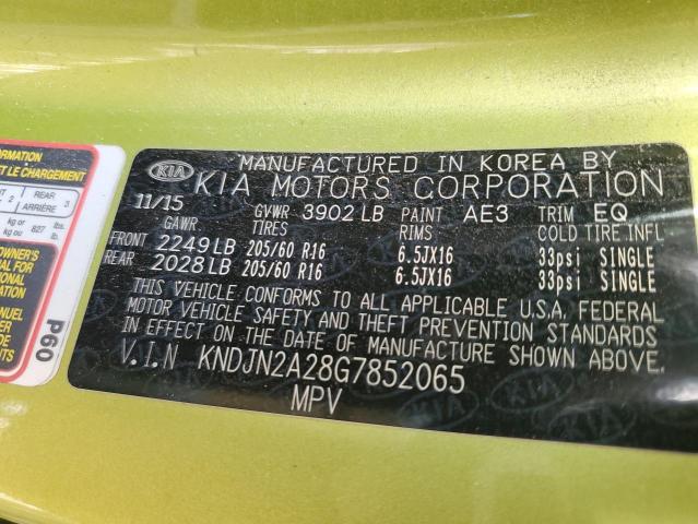 KNDJN2A28G7852065 - 2016 KIA SOUL GREEN photo 12