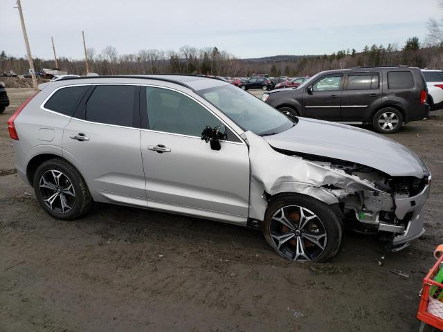 YV4L12RK9N1047245 - 2022 VOLVO XC60 B5 MOMENTUM SILVER photo 4