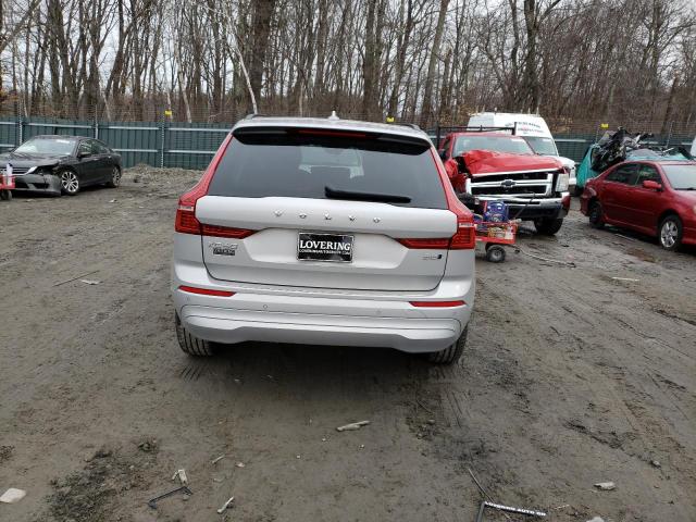 YV4L12RK9N1047245 - 2022 VOLVO XC60 B5 MOMENTUM SILVER photo 6