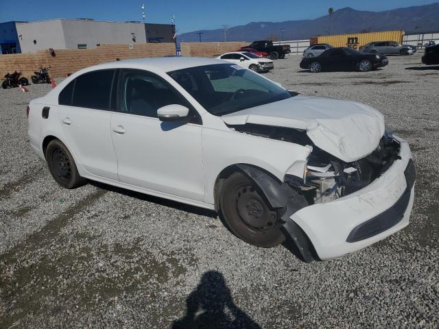 3VWD17AJXEM263189 - 2014 VOLKSWAGEN JETTA SE WHITE photo 4