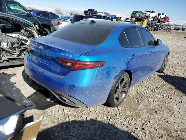 ZARFAEBNXJ7565951 - 2018 ALFA ROMEO GIULIA BLUE photo 3