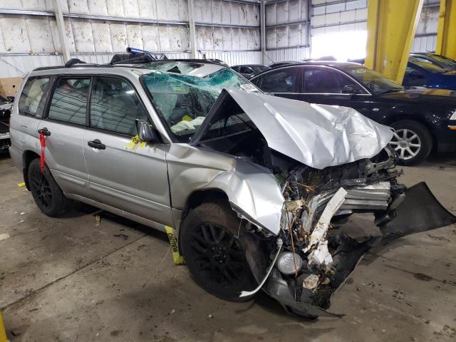 JF1SG65654H730908 - 2004 SUBARU FORESTER 2.5XS ვერცხლისფერი ფოტო 4