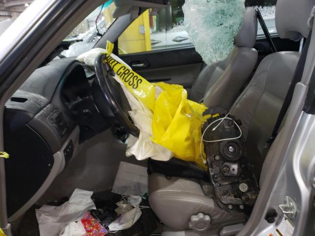 JF1SG65654H730908 - 2004 SUBARU FORESTER 2.5XS ვერცხლისფერი ფოტო 7