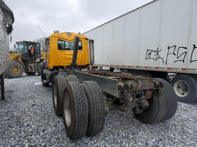 1M2AG11CX6M052604 - 2006 MACK 700 CV700 YELLOW photo 3