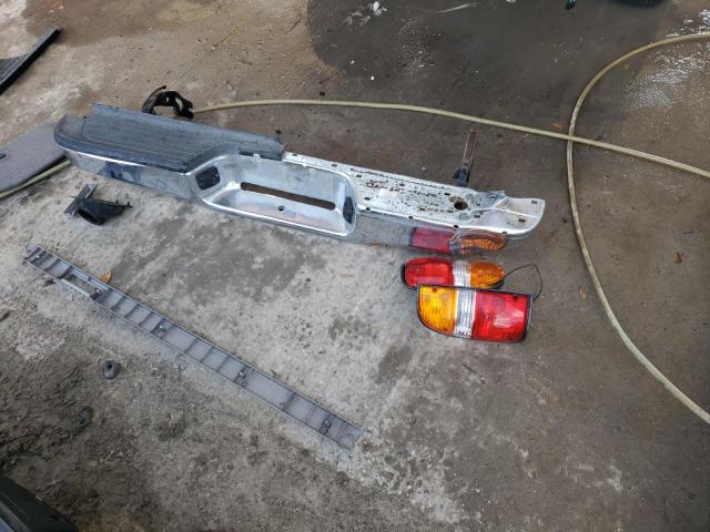 5TESM92N52Z051118 - 2002 TOYOTA TACOMA XTRACAB PRERUNNER ვერცხლისფერი ფოტო 12