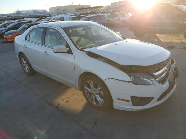 3FAHP0HA5CR250601 - 2012 FORD FUSION SE WHITE photo 4