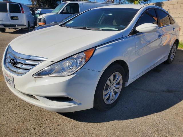 5NPEB4AC3DH546784 - 2013 HYUNDAI SONATA GLS WHITE photo 2