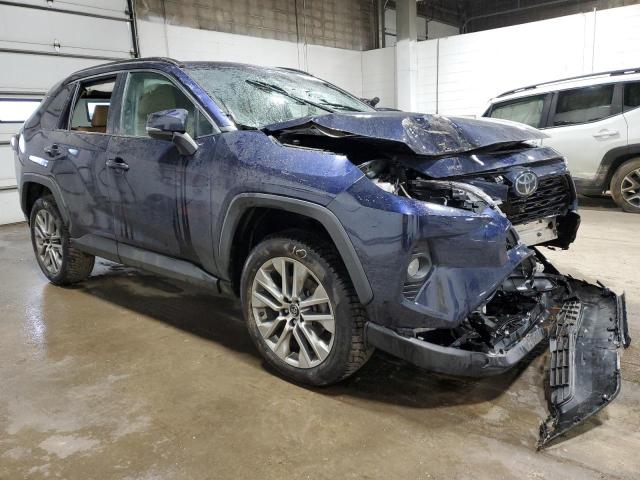 2T3A1RFV5KW064364 - 2019 TOYOTA RAV4 XLE PREMIUM BLUE photo 4