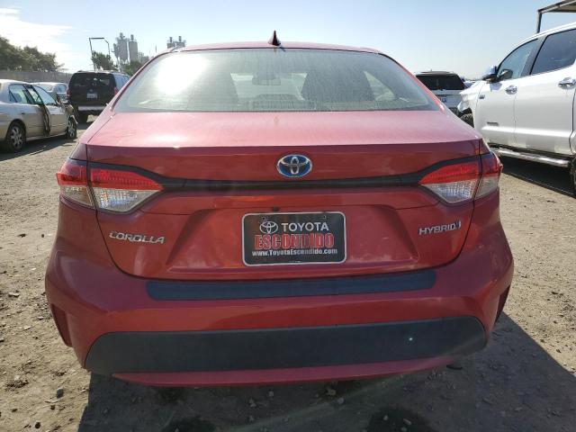 JTDEAMDE9MJ018030 - 2021 TOYOTA COROLLA LE RED photo 6